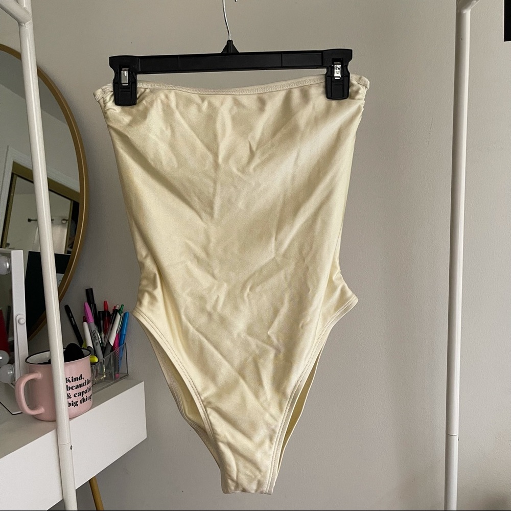 Cream One Piece Open Back Swimsuit Size Small